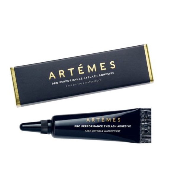 Mink Lashes & Glue by Premium Artémes - Picture 4 of 4